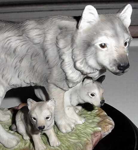 Homco Masterpiece Porcelain Grey Wolves Endangered Species