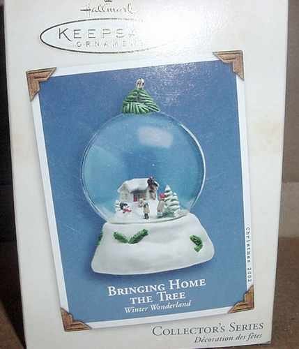 Hallmark Keepsake 2004 Bringing Home the Tree Snow Globe
