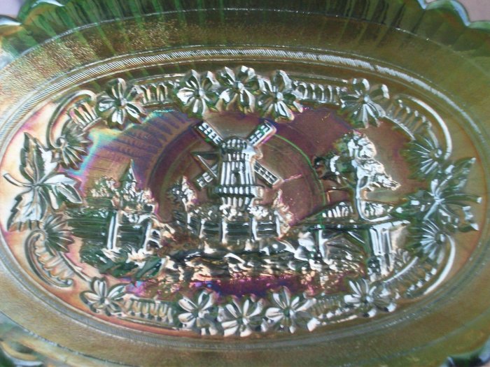 VINTAGE IMPERIAL CARNIVAL GLASS WINDMILL PICKLE DISH