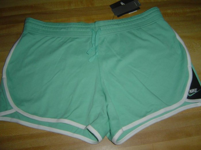 Nwt M NIKE GYM ISSUE Low Yoga Shorts Women NeW $26 HOT Green Medium