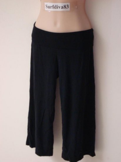NwT M NIKE DRI-FIT Women Yoga Capri Pants New Black