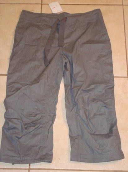 NwT M 8-10 NIKE Women Bamboo Practice Capri Pants New Medium