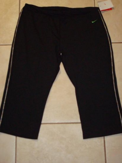 NwT XL NIKE Women Dri-FIT Twisted Align Capri Pants New Xlarge