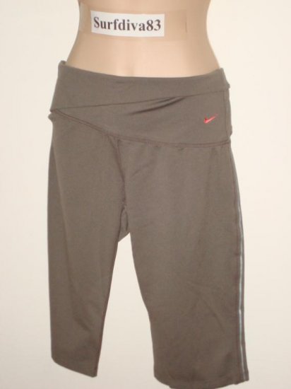 NwT M NIKE Women Dri-FIT Pranidana Knee Shorts New $50