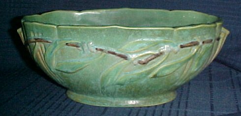 Roseville Green Laurel Console Center Bowl 1934 9" x 4 3/4", 3 1/2" Deep