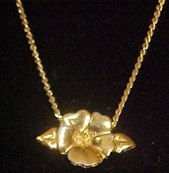 Trifari Gold Tone Flower Necklace Choker Key Hang Tag 15"