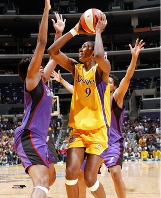 The Story Of Lisa Leslie - Queen Of The Boards - Basketball-Superstar
