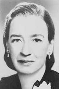 The Story Of Grace Hopper - Navy Admiral & Computer Pioneer