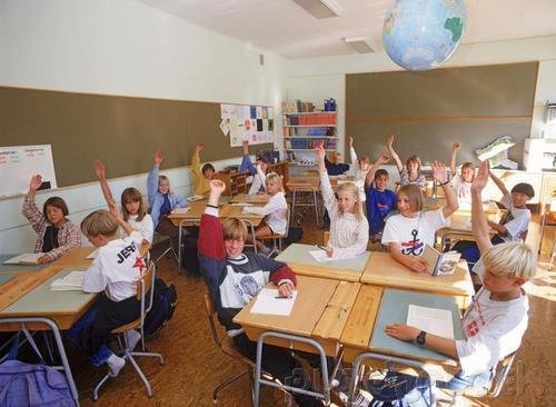 Sociology - Ecology & Modernization - Institutions Under Pressure - Schools & Schooling