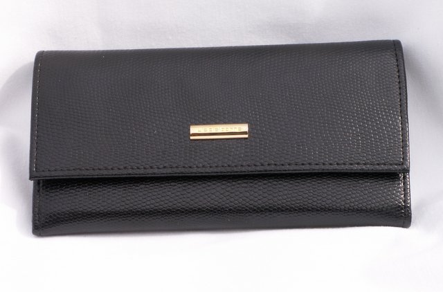 Liz Claiborne Black Clutch Wallet Moc Reptile