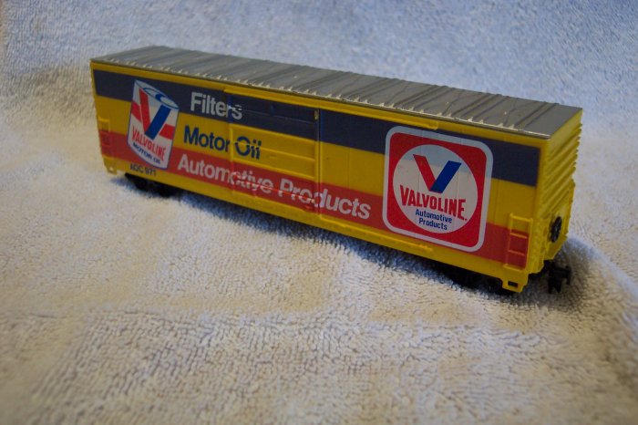 Valvoline AOC 971 BoxCar HO Scale