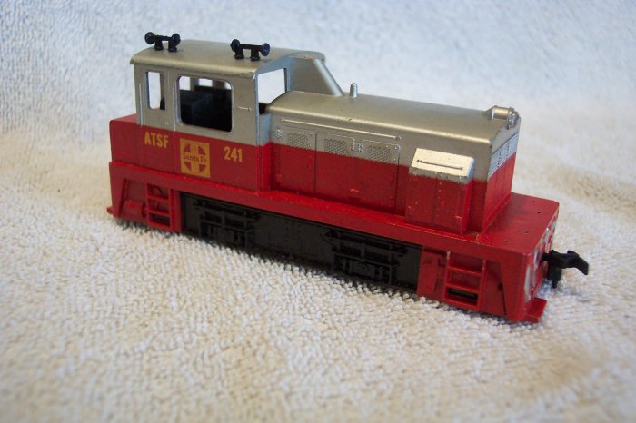 ATSF 241 Engine HO Scale