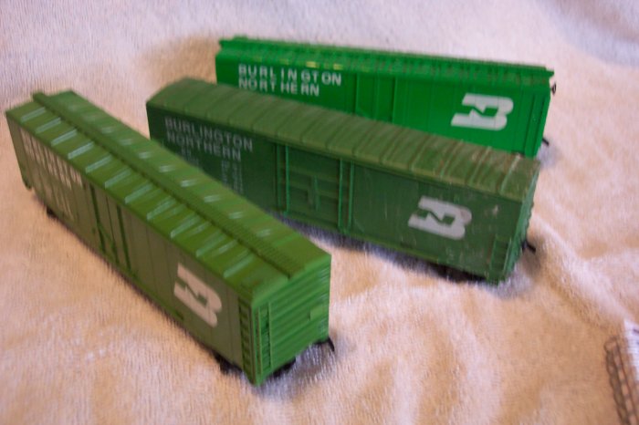 Burlington Northern Boxcars Set of 3