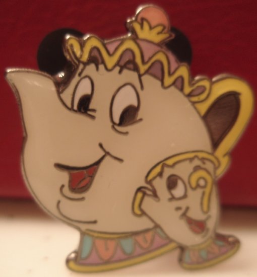 Disney Propin pin TEACUP CHIP ($3 flat shipping up to 5 pins)