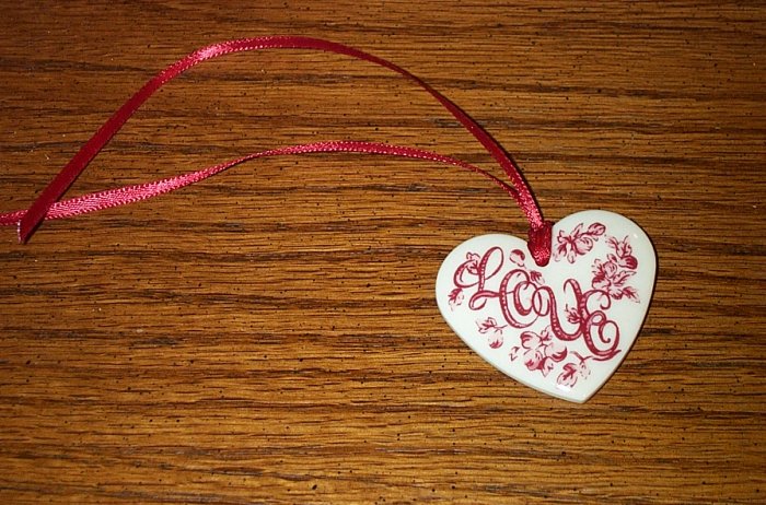 Retired Longaberger Love Heart Tie On