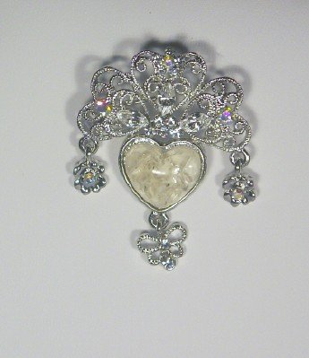 victorian reproduction lavolier brooch creme