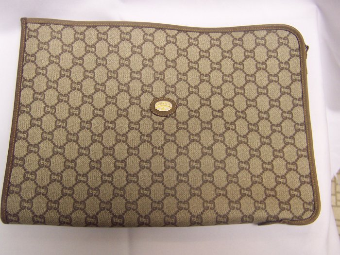 Vintage Authentic Gucci Plus Portfolio