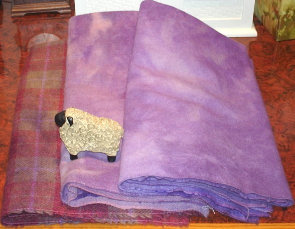 IRIS IN THE SPRINGS wool for rug hooking -- Woolly Mammoth Woolens
