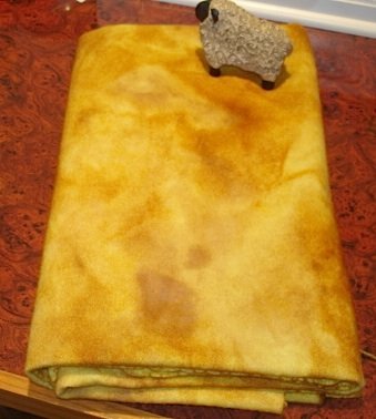 FOOL'S GOLD abrash wool for rug hooking -- Woolly Mammoth Woolens