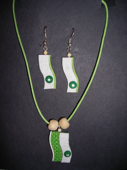 Jute fashion jewelry necklace and ear rings made using eco friendly jute