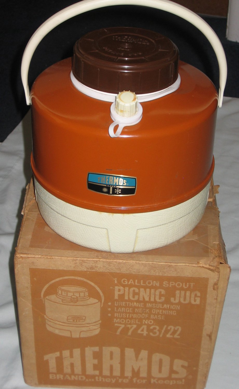 Vintage 1970’s Thermos 1 Gallon Spout Picnic Jug with Box Model 7743/22 RARE