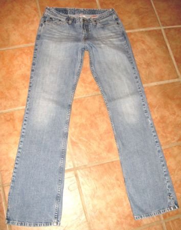Lucky Brand sz4 long Lowrise Lightweight JEANS