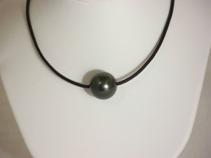 SURF Style!!! Hers Tahitian AAA Black Pearl Choker