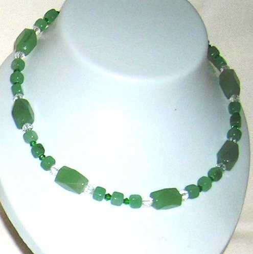 Green Aventurin with clear crystals necklace