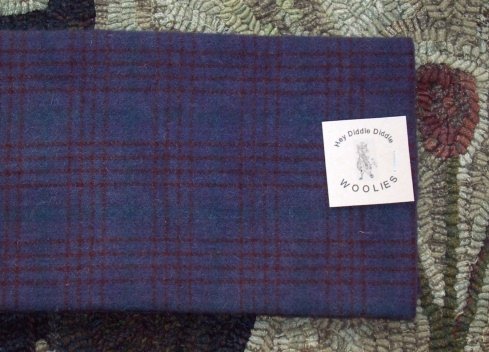 PLUM PUDDING - Hand Dyed wool RUG HOOKING & Quilting