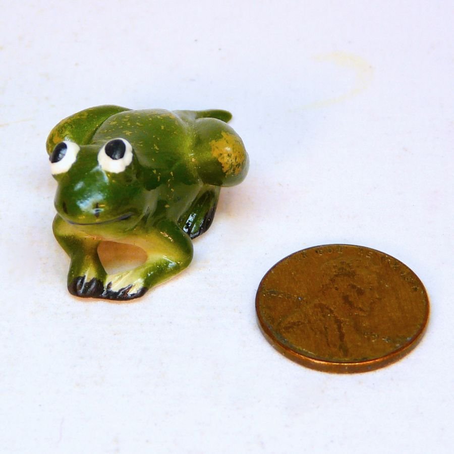 vintage miniature frog figurine ceramic