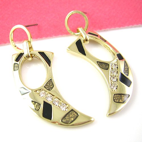 Gold Fashion designed Earring