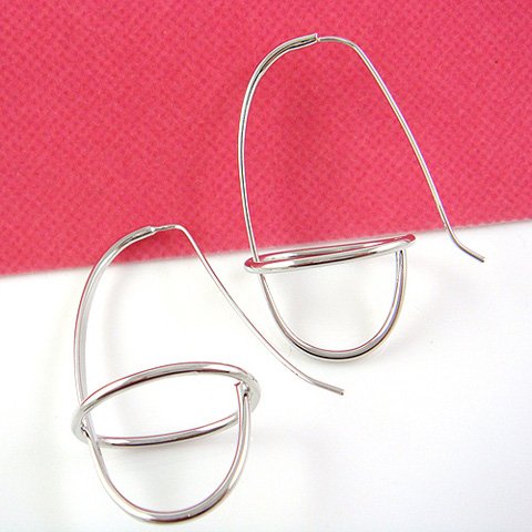 Fashion Designed Silver Earring