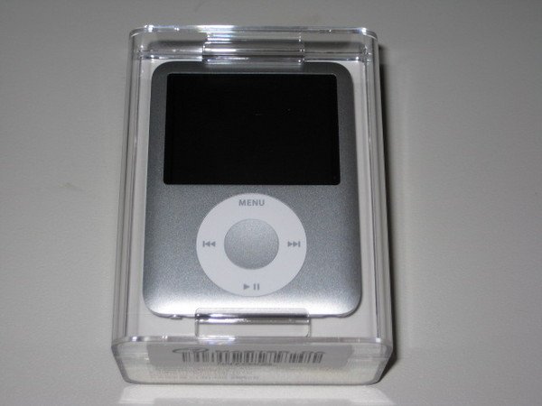 MP3 MP4 Video Player - (8GB) NEW SEALED (SILVER)