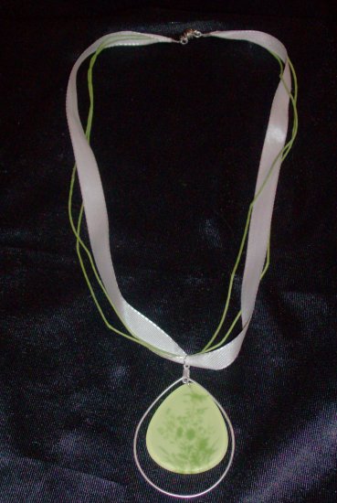 Ribbon Necklace