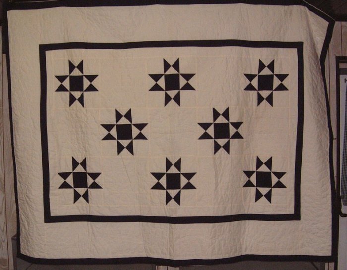 Beautiful Hand Quilted Navy & Cream 8 Point Star Quilt
