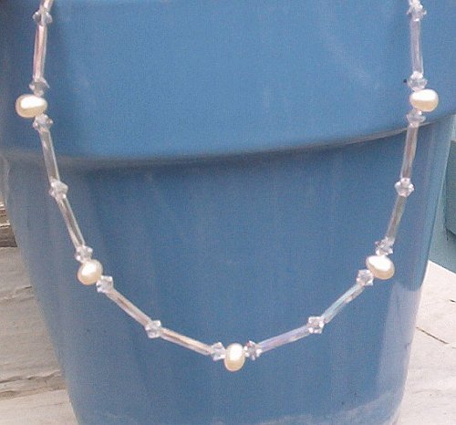 Dancing PEARL SWAROVSKI CRYSTAL NECKLACE Gold Heart Clasp