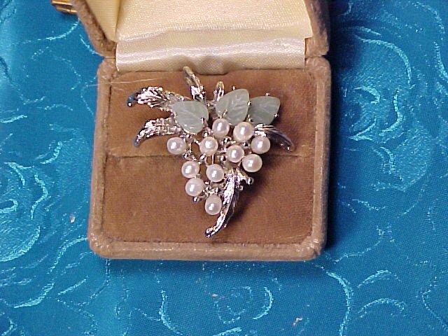 Baroque Genuine Pearl & Jade Grape Pin