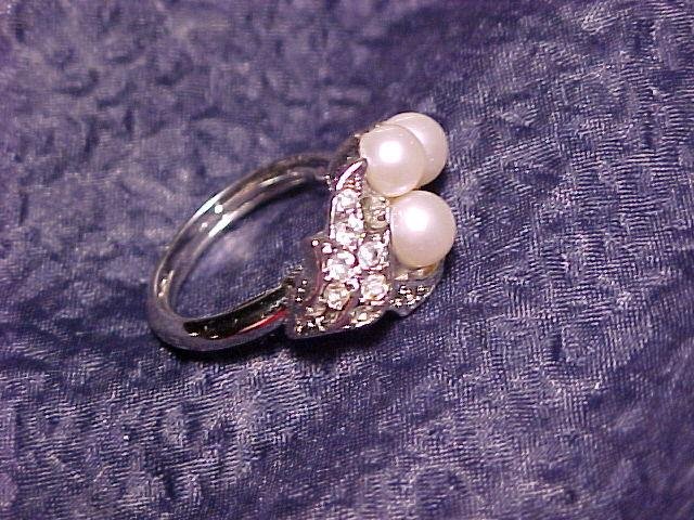 Faux Pearl & Rhinestone Ring ~ 5 - 5.5