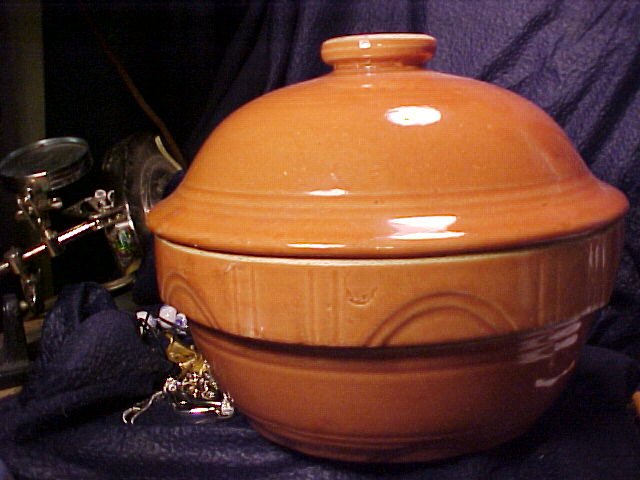 USA Pottery Covered Kitchen Display Bowl 9"
