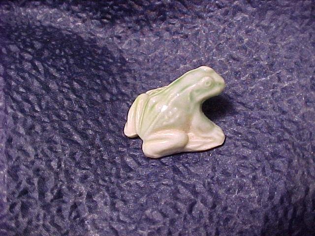 Wade England Rose Tea Figurine or Whimsy GREEN FROG