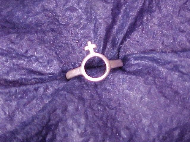 Sterling Silver Ring ~ 7.5 - 8 Woman Sign ?
