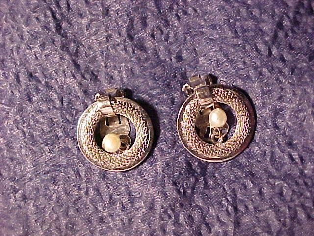 Kramer Clip Earrings Faux Pearl & Silver Mesh