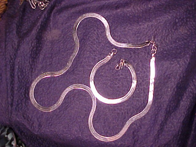 Revlon Silver Necklace & Bracelet Set ~ Free Shipping