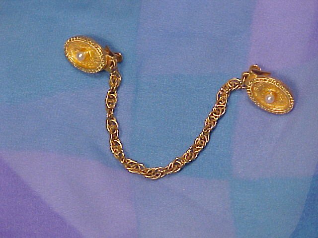 Elegant Faux Pearl Drop Sweater Guard Clips