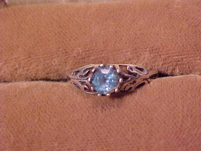 Elegant Topaz Blue Fashion Ring ~ Sz 6