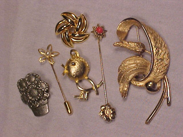 Lot of 6 Costume Jewelry Pins ~ Stick pins Chick Vintage +
