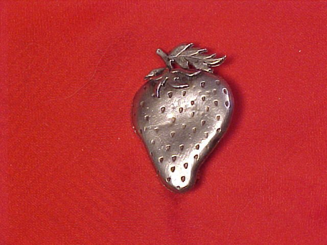 Metzke Pewter Strawberry Pin Fruit Jewelry Vintage
