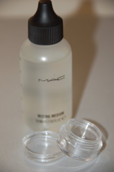 MAC Pro Mixing Medium Sample~ great for pigments