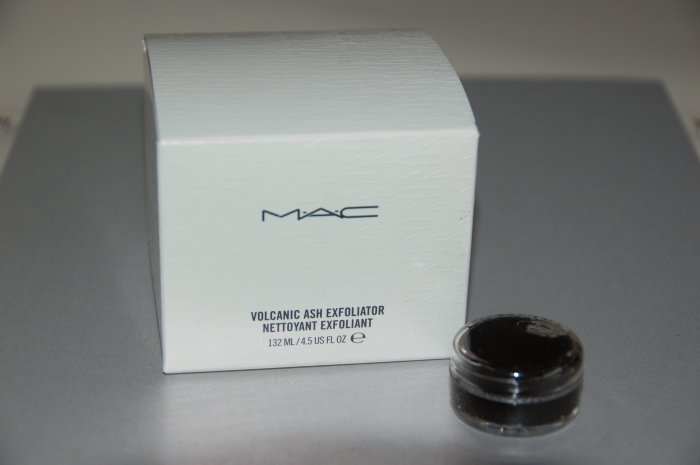 MAC Volcanic ASH Exfoliator Sample ~ 1 Tsp ~