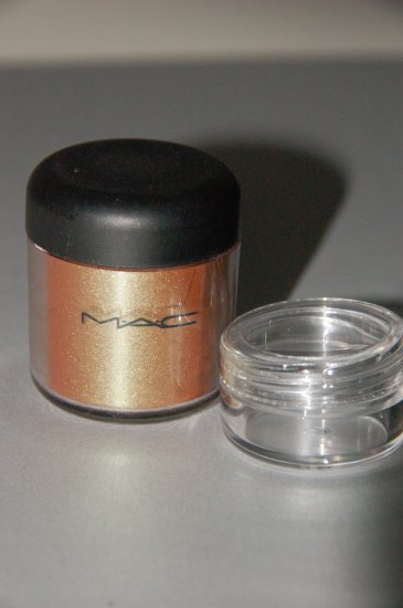 MAC Pigment Sample "Old Gold" 1/4 tsp sample
